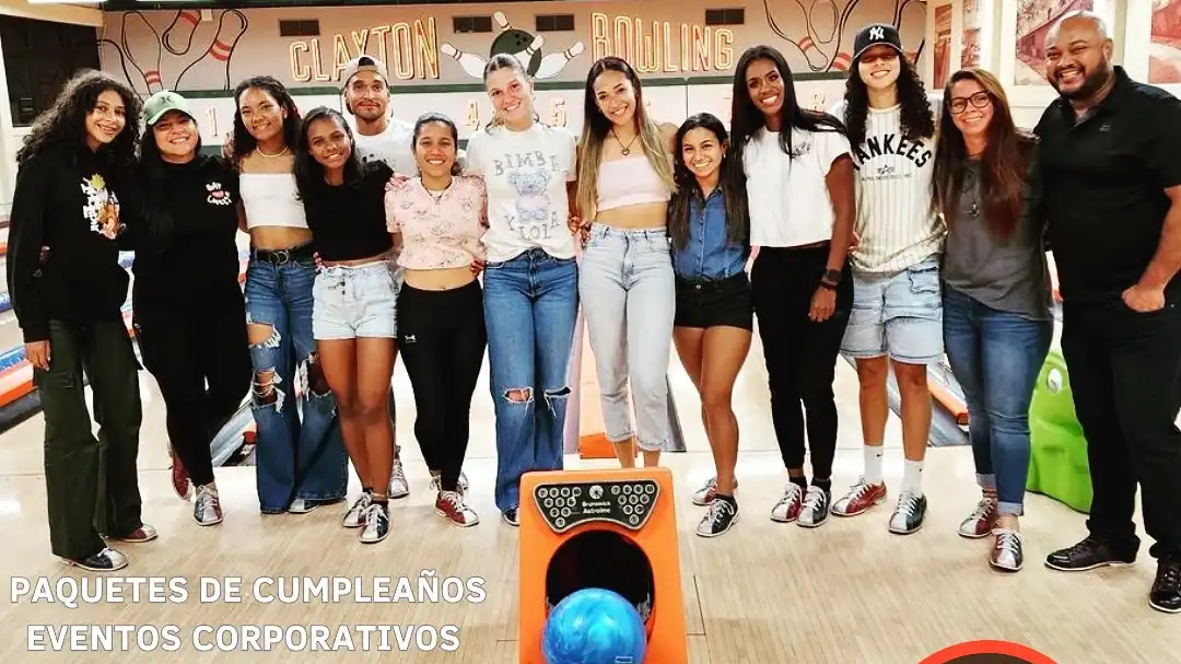 Selección Nacional Femenina de Flag disfrutando en Clayton Bowling